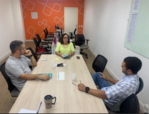 Dissertação de mestrado profissional resulta em livro sobre parcerias tecnológicas na saúde pública