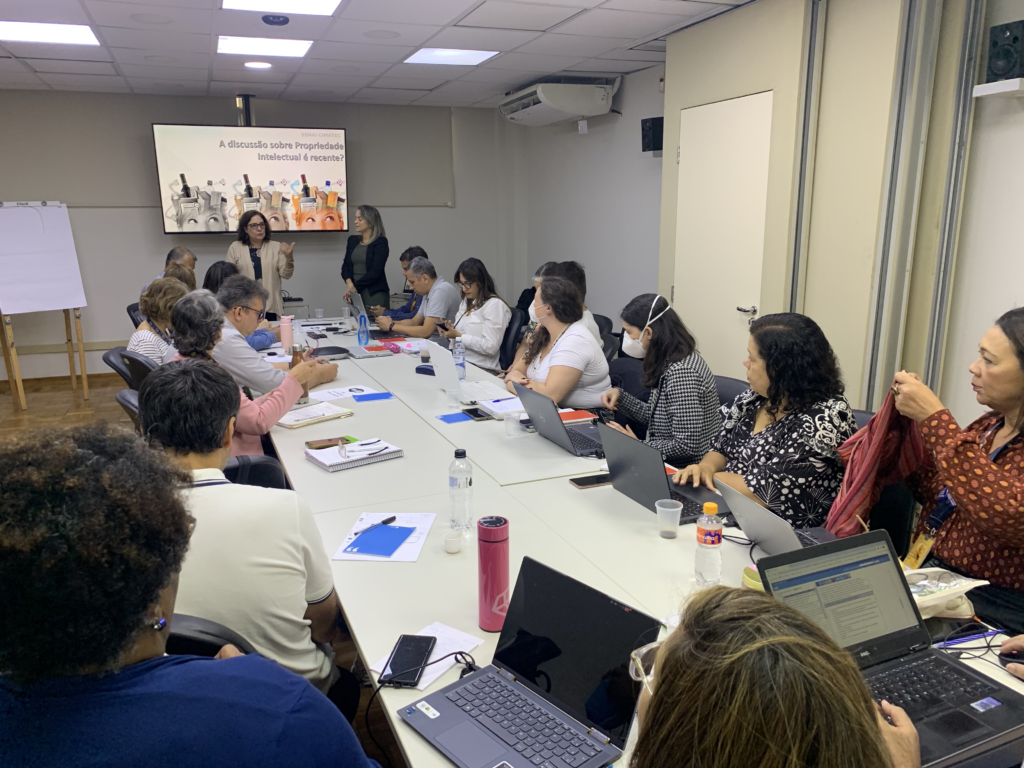 Aula presencial do Doutorado Gestão e Tecnologia Industrial traz abordagem sobre propriedade industrial e patentes