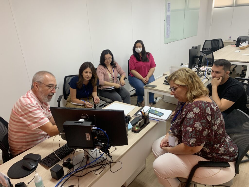 Equipe de Bio-Manguinhos visita Escola Corporativa Fiocruz